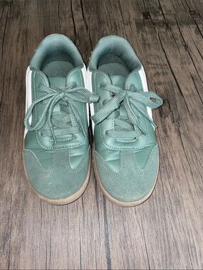Cat & Jack Kids Mint Green Athletic Sneakers size 3